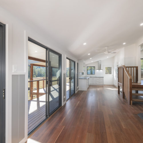 Open Plan Living with Verandah 500x500 - Lake Macquarie Builders
