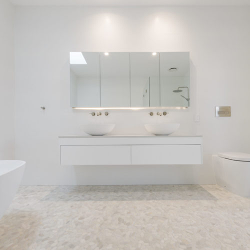 Main Ensuite 1 scaled 500x500 - Gallery